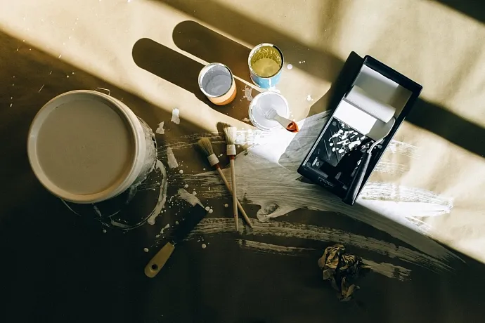 Как рассчитать сколько краски надо на стены: расход количества на квадратный метр